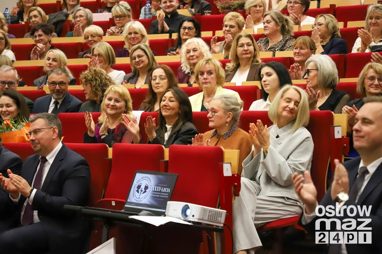 35 lat razem dla pacjentów. Pielęgniarki i położne świętowały w Ostrołęce