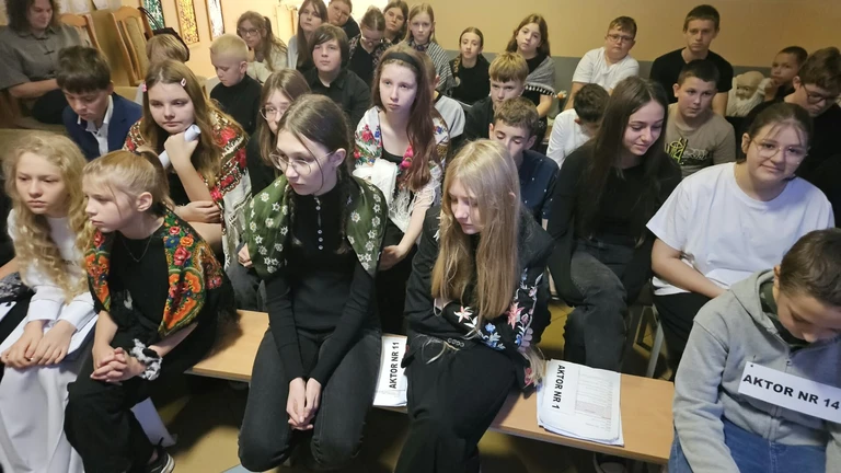 Narodowe Czytanie w SP w Rząśniku Włośćiańskim. Fot. Archiwum szkoły