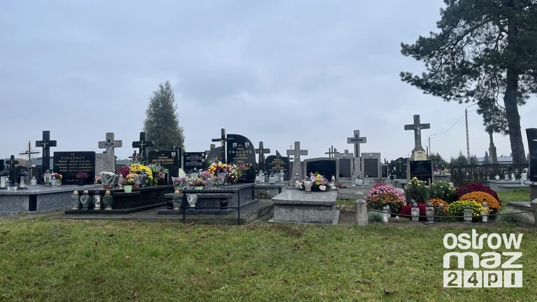 Jutro Wszystkich Świętych. Odwiedziliśmy cmentarz parafialny w Zarębach Kościelnych (zdjęcia)
