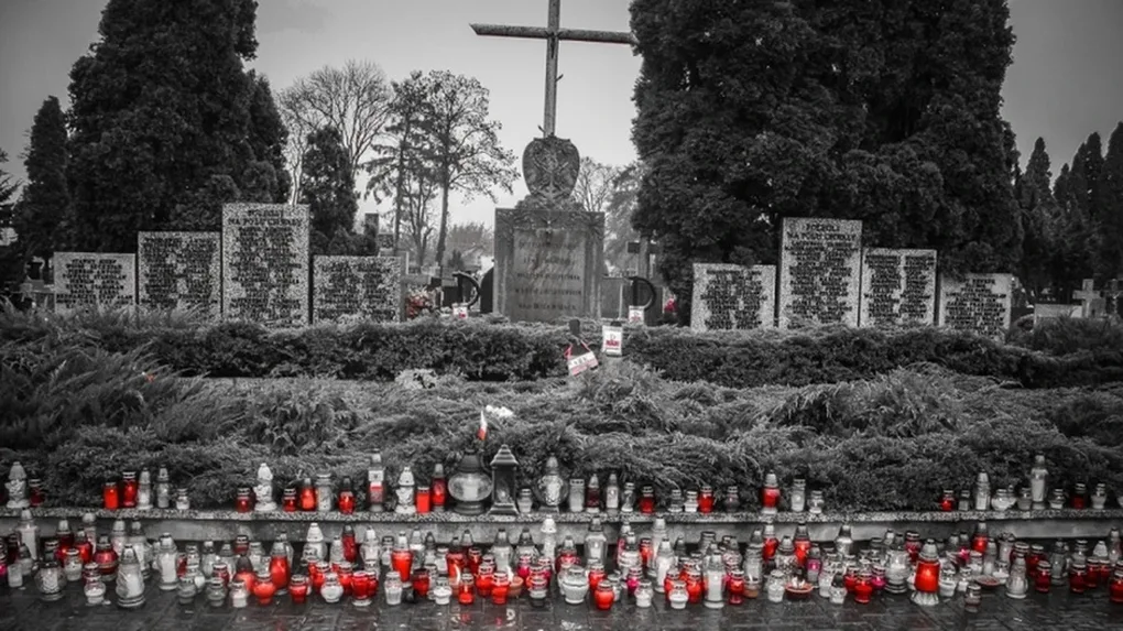 Z wizytą na ostrowskim cmentarzu (zdjęcia)