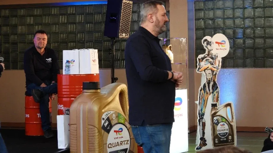 Mechanik znany z TVN Turbo w małkińskim "Staszicu". Co tam robił?