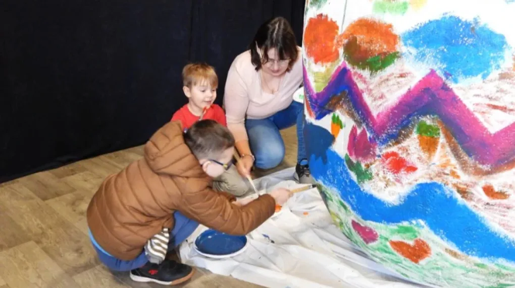 Megapisanka w małkińskim GOKiS. Zdjęcia
