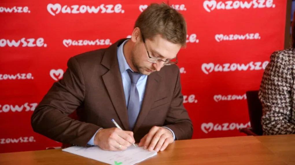 Teren wokół GOKiS w Bogutach zostanie zagospodarowany. Gmina uzyskała dofinansowanie na tę inwestycję