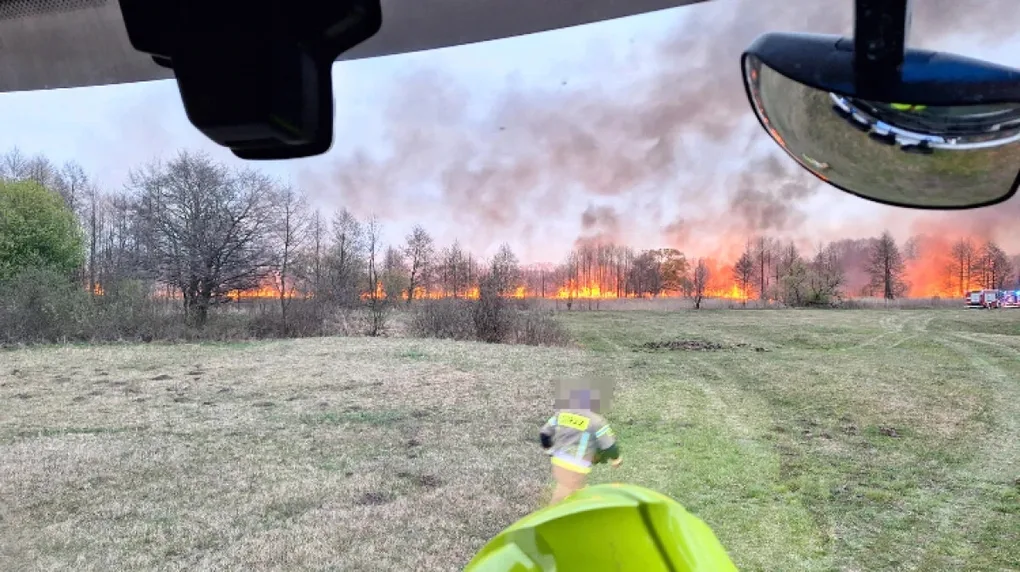 Ogromny pożar trawy! To działo się niedaleko naszego powiatu