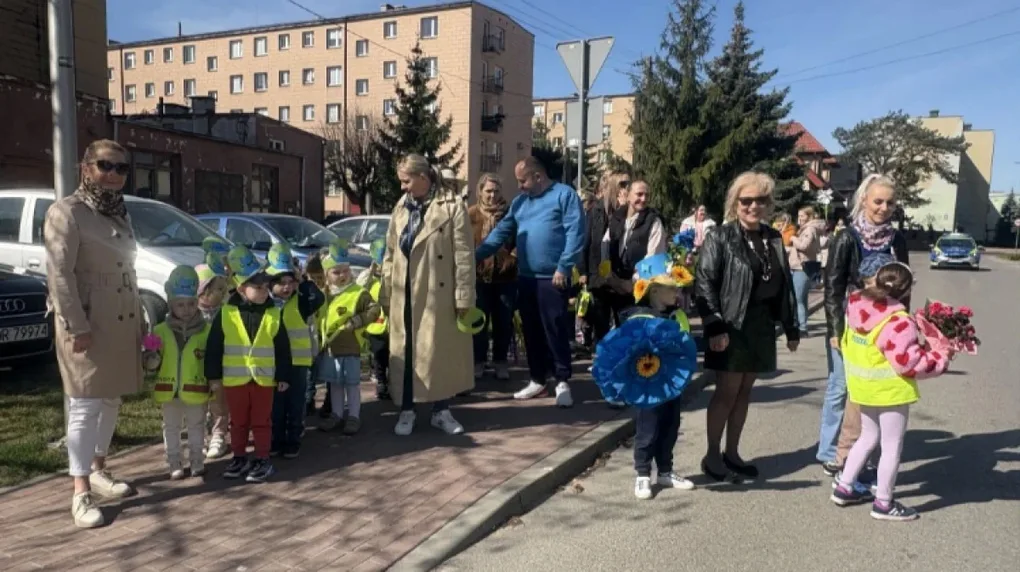 Blisko 150 przedszkolaków przeszło ulicami Małkini Górnej. Odbył się 23. Marsz Ekologiczny (zdjęcia)