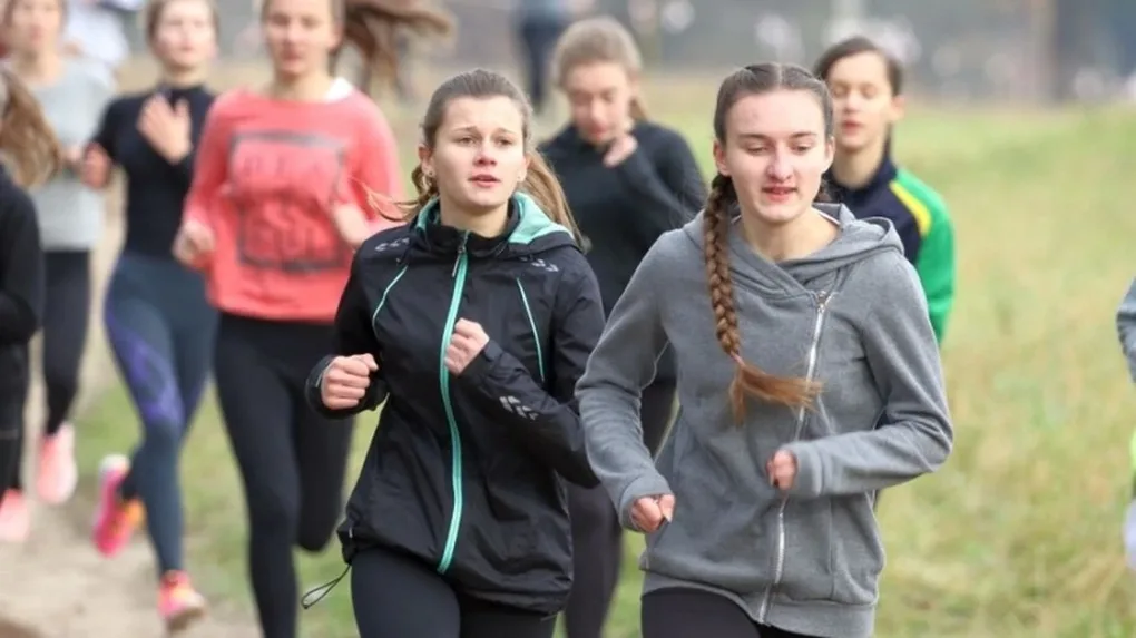 Biegacze z medalami i awansami (zdjęcia, wideo)
