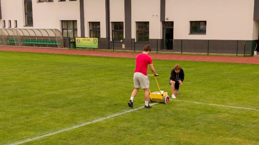 Piłka wraca na miejski stadion. Trwają ostatnie przygotowania