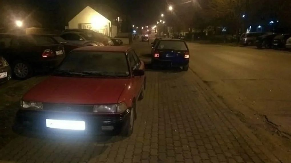 Mistrz parkowania na chodniku