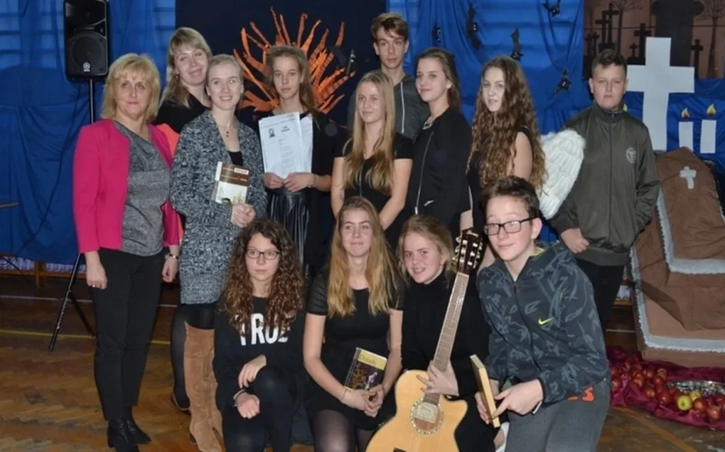 Tajemniczy obrzęd w ZSP nr 3 (zdjęcia)