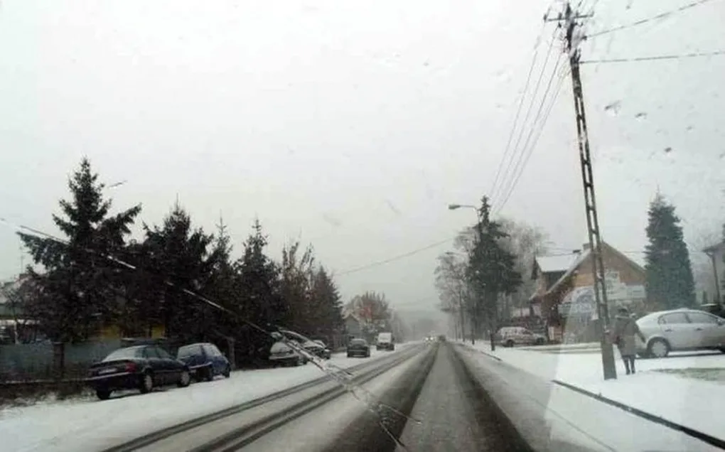 Niebezpieczeństwo podczas jazdy nieodśnieżonym autem