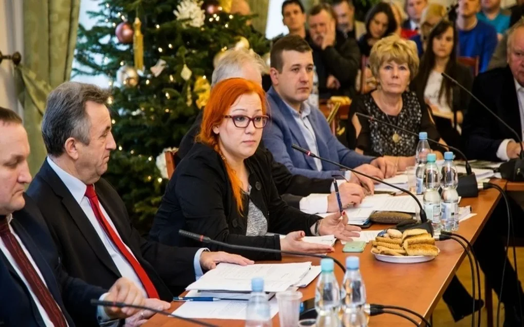 Sesja rady miasta z odrzuconym budżetem (zdjęcia, wideo)