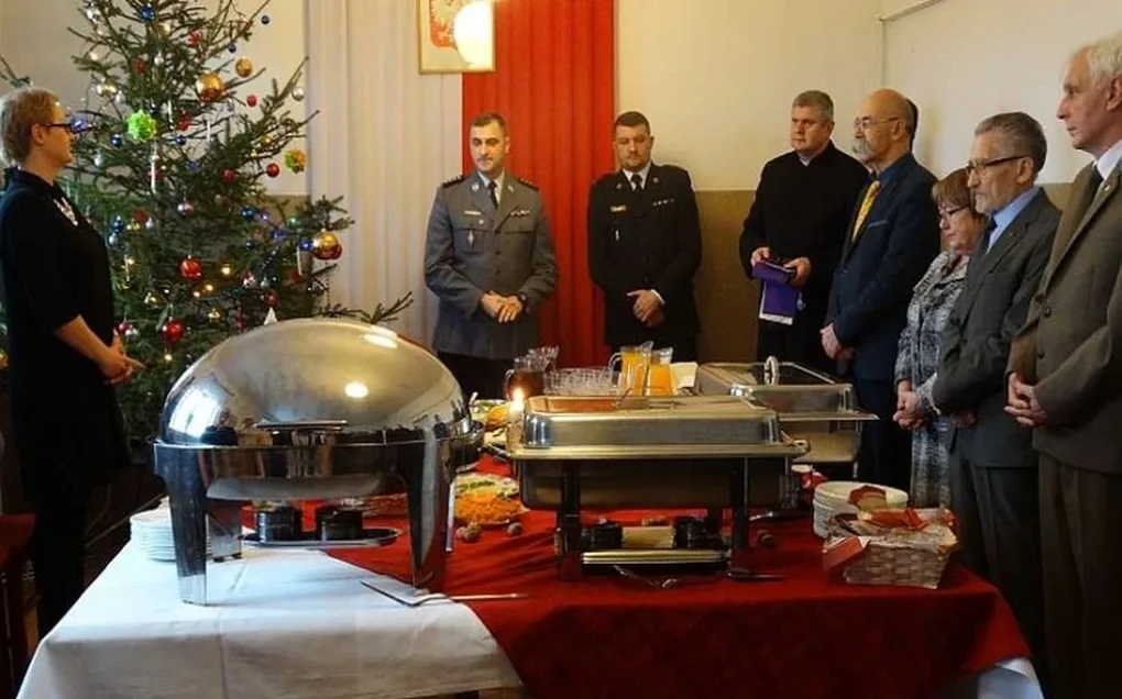 Spotkanie opłatkowe w ostrowskiej komendzie policji