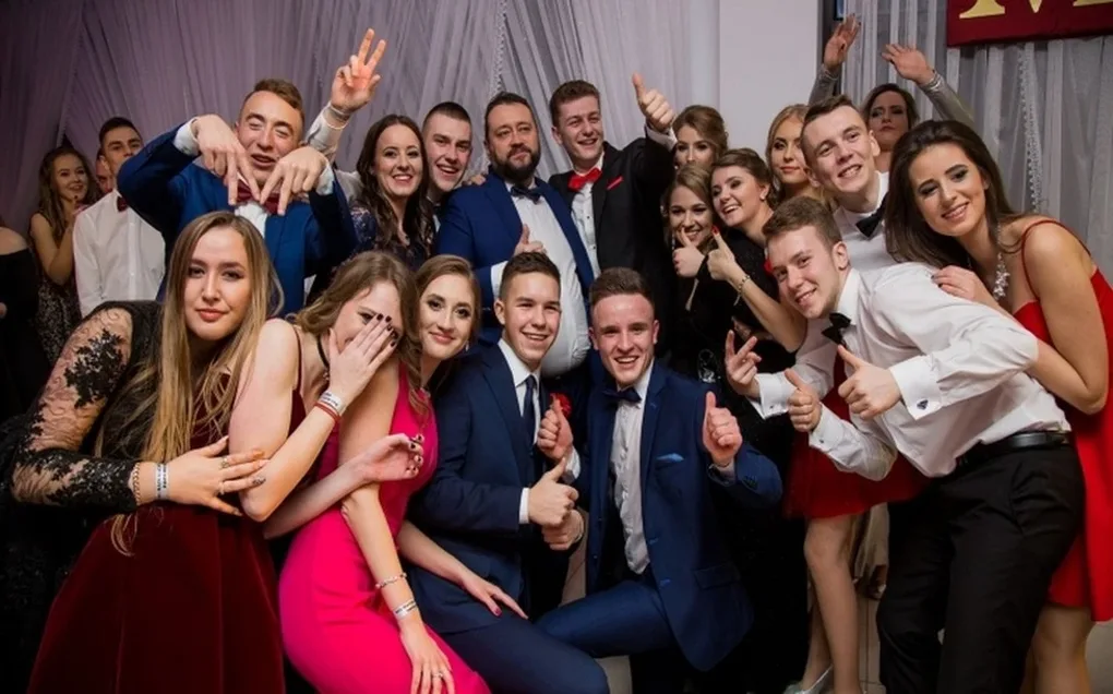 Studniówka LO im. Mikołaja Kopernika w Ostrowi Mazowieckiej (zdjęcia, wideo)