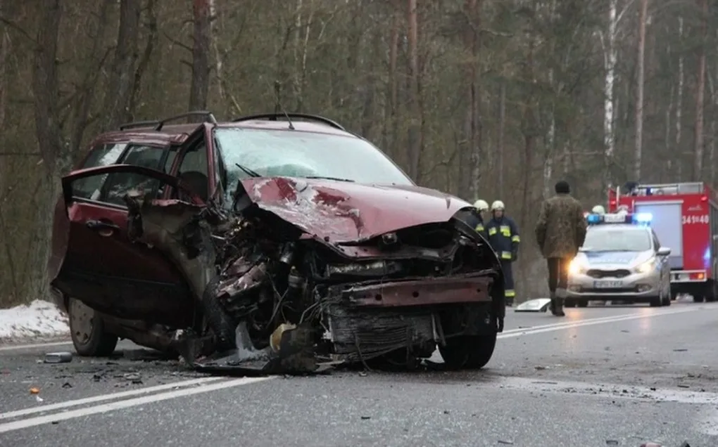 Czołówka bmw i forda (zdjęcia, aktualizacja)