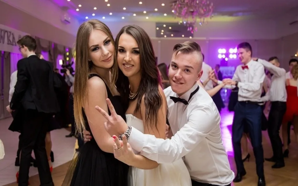 Studniówka ostrowskiego "Ekonomika" (zdjęcia, wideo) - ponad 400 zdjęć w galerii
