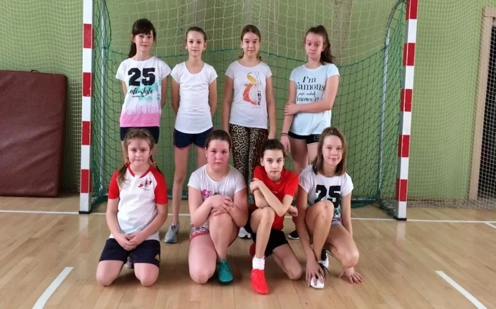 Zajęcia piłkarskie dla dziewcząt. KS Ostrovia zaprasza