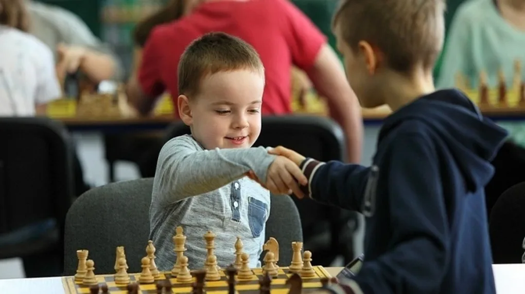 Szkolne mistrzostwa miasta w szachach (zdjęcia)