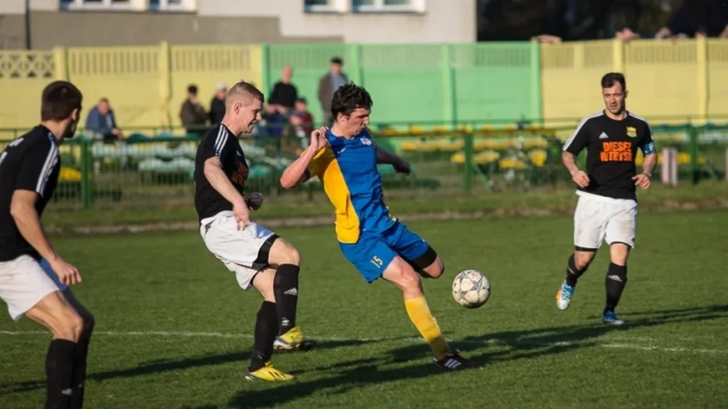 Ambitna walka o punkty na stadionach IV ligi