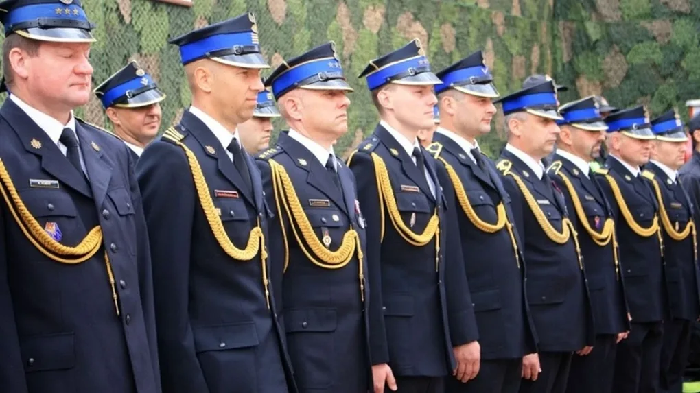 Dzień Strażaka: odznaczenia i awanse (zdjęcia)