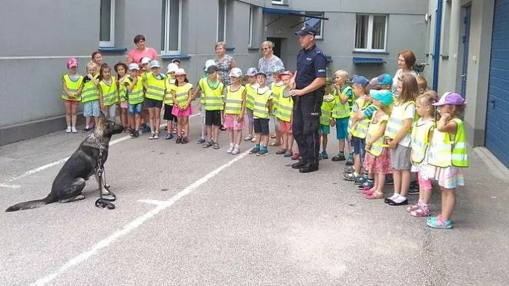 Spotkania policji z dziećmi (zdjęcia)