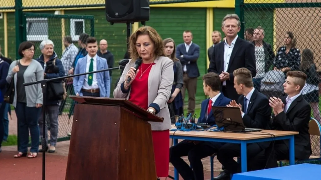 Rozpoczęcie roku szkolnego w ostrowskiej "Trójce" (zdjęcia)