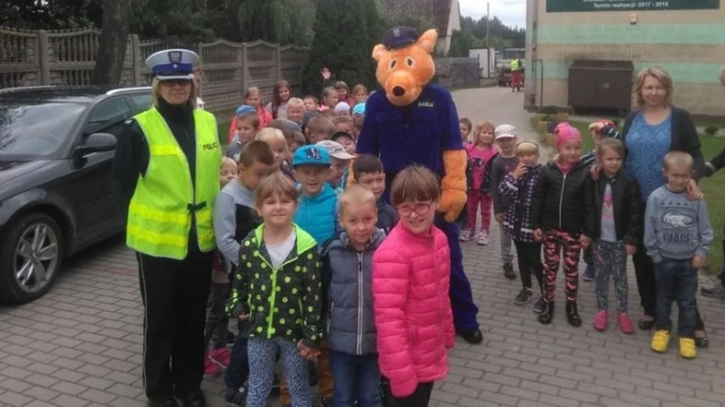 Policja prowadzi działania "Bezpieczna droga do szkoły" (zdjęcia)