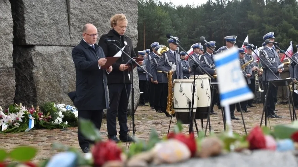 Izraelska i polska młodzież oddała hołd ofiarom Treblinki (zdjęcia)