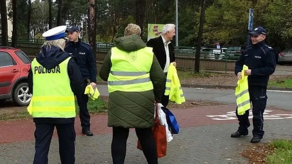 Kamizelki odblaskowe dla ostrowian (zdjęcia)