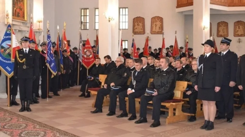 Msza święta za zmarłych strażaków z powiatu ostrowskiego (zdjęcia)