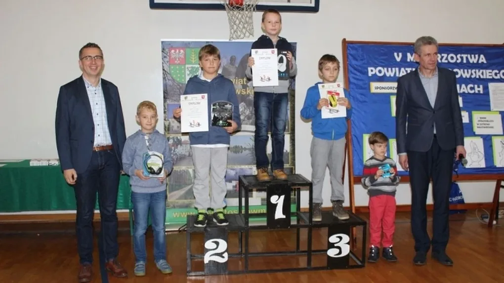 Mistrzostwa powiatu ostrowskiego w szachach z międzynarodową obsadą (zdjęcia)