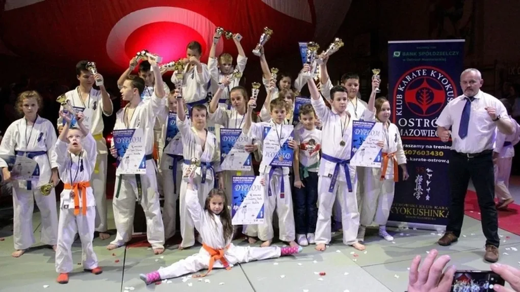 19 medali ostrowskich karateków w Broku (zdjęcia)