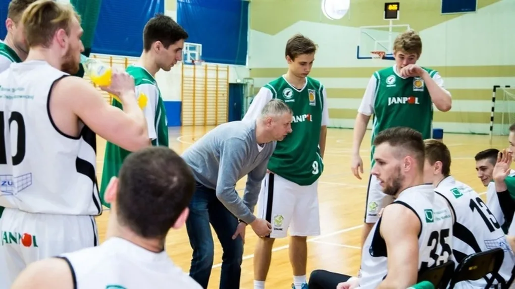 Koszykarze Sokoła kontra AZS UJK Kielce