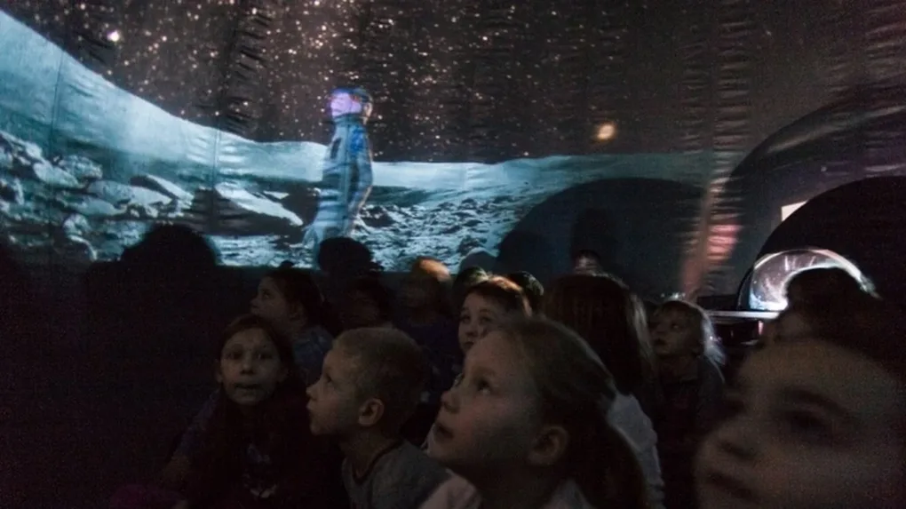 Mobilne planetarium w MDK (zdjęcia, wideo)