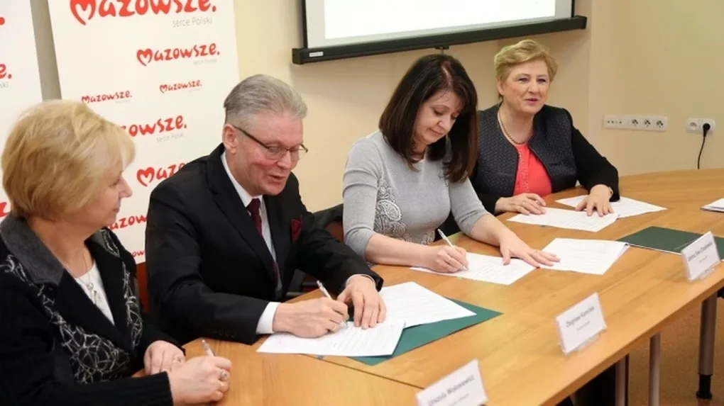 Prawie 2 mln zł dla powiatu ostrowskiego (zdjęcia)