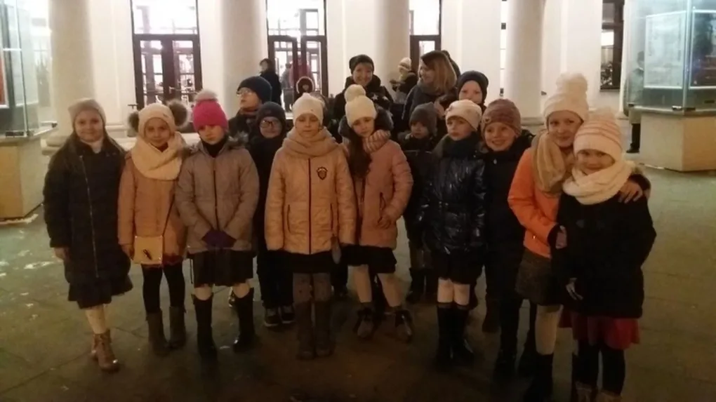 Uczniowie "dwójki" na spektaklu w warszawskim teatrze (zdjęcia)