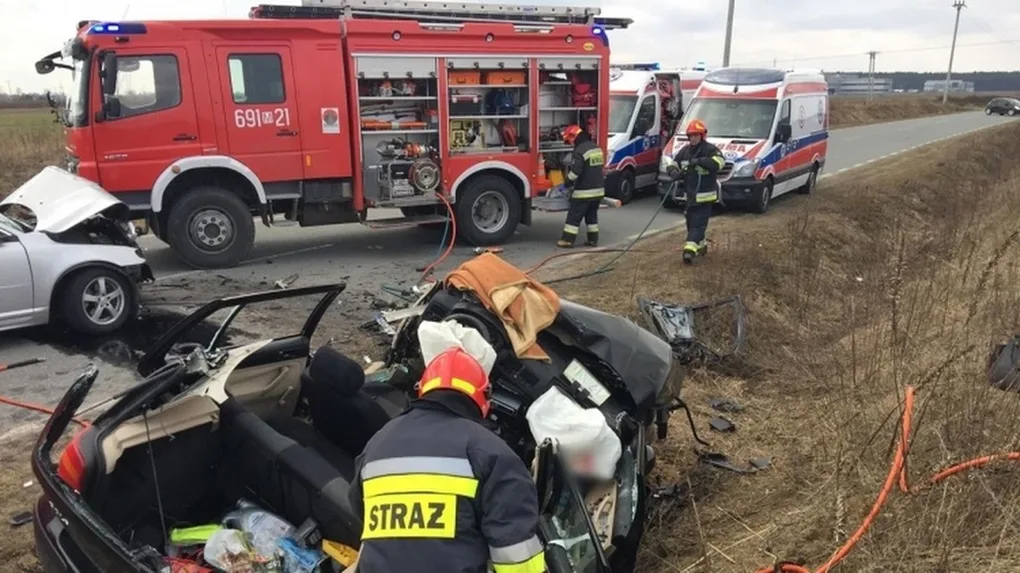 Tragiczny wypadek pod Wyszkowem. Zginęła 20-latka z powiatu ostrowskiego (zdjęcia, wideo)