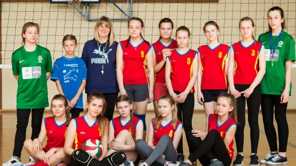 Dziewczęta z Nura najlepsze w minisiatkówce (zdjęcia, wideo)