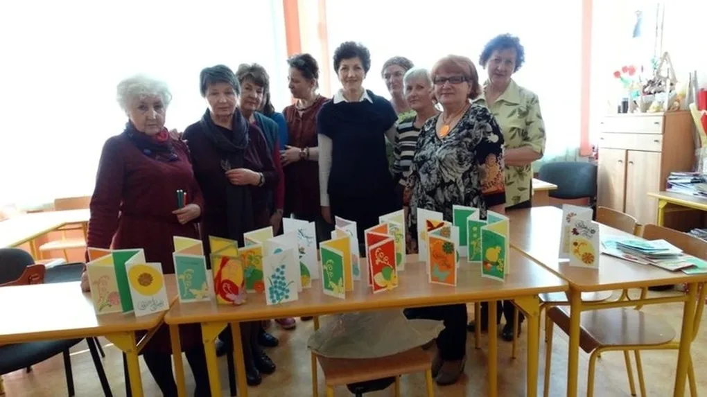 Tworzyli kartki świąteczne (zdjęcia)