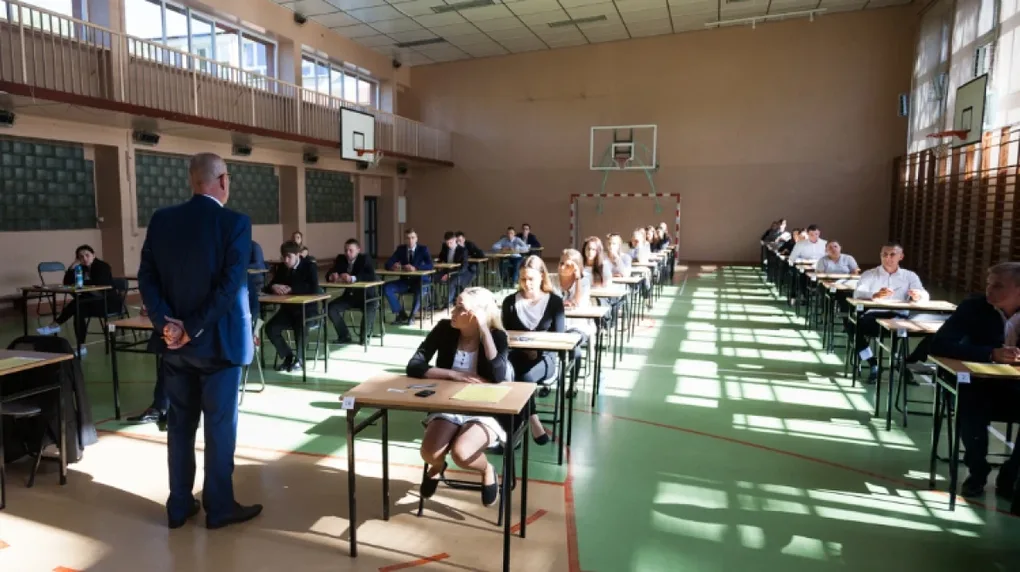 Drugi dzień matur. Dziś królowa nauk (zdjęcia)