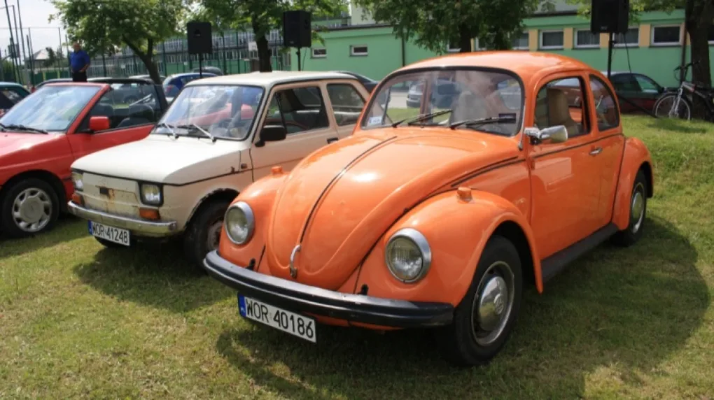 Pasjonaci samochodów zabytkowych i klasycznych w Ostrowi Mazowieckiej