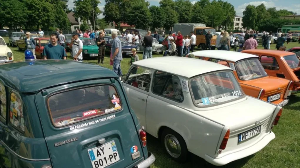 Zlot pojazdów klasycznych i zabytkowych w "Rubinku" (zdjęcia)