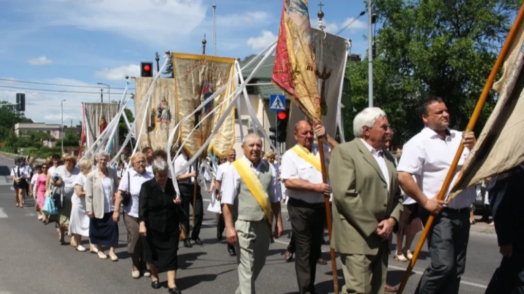 Boże Ciało w Ostrowi Mazowieckiej. Poznaj plan procesji