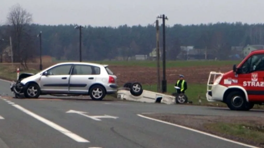Wypadek na trasie Ostrów - Różan (zdjęcia)