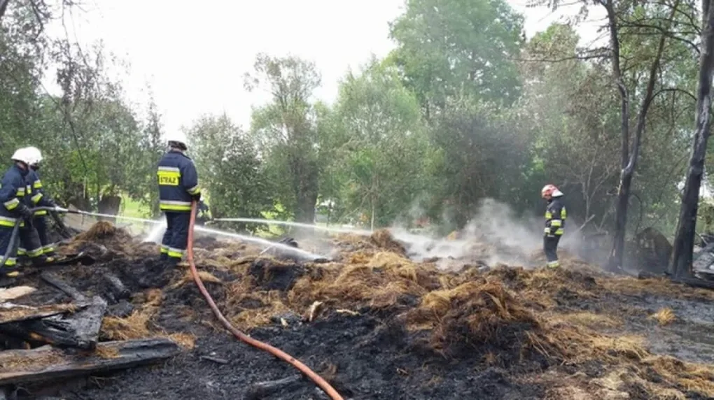Ogromny pożar zabudowań w gminie Boguty-Pianki (zdjęcia)