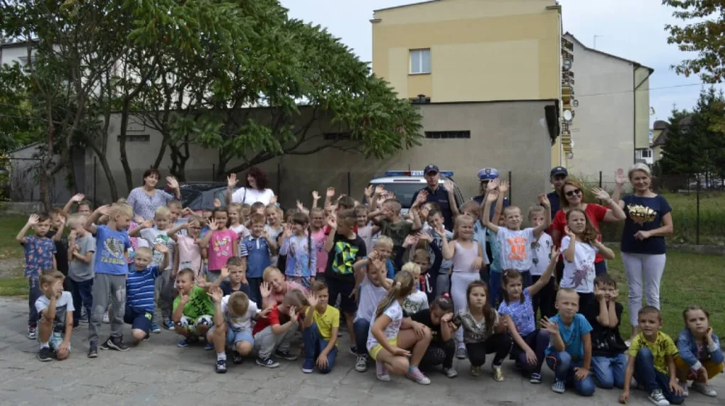 Dzieci uczyły się przechodzić przez jezdnię (zdjęcia)