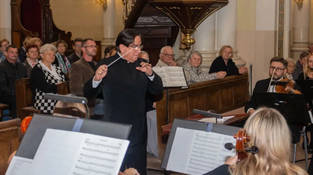 "Latynoski duet" w ostrowskiej parafii (zdjęcia, wideo)