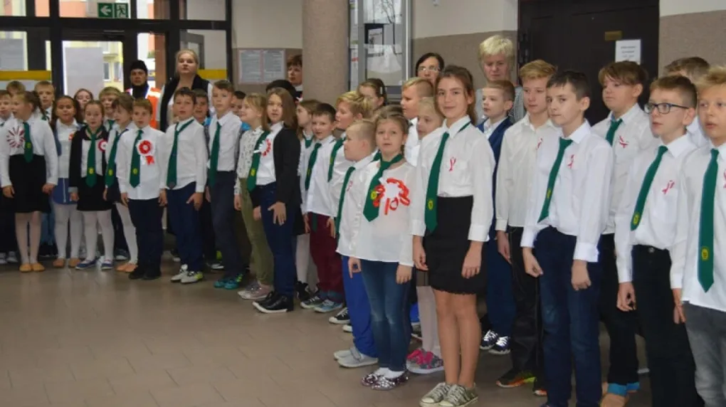 Patriotyczny apel w ostrowskiej "trójce" (zdjęcia)