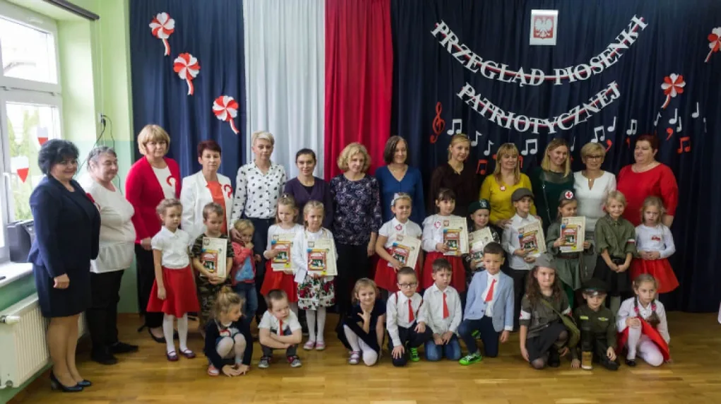 Przedszkolaki śpiewały piosenki patriotyczne (zdjęcia)