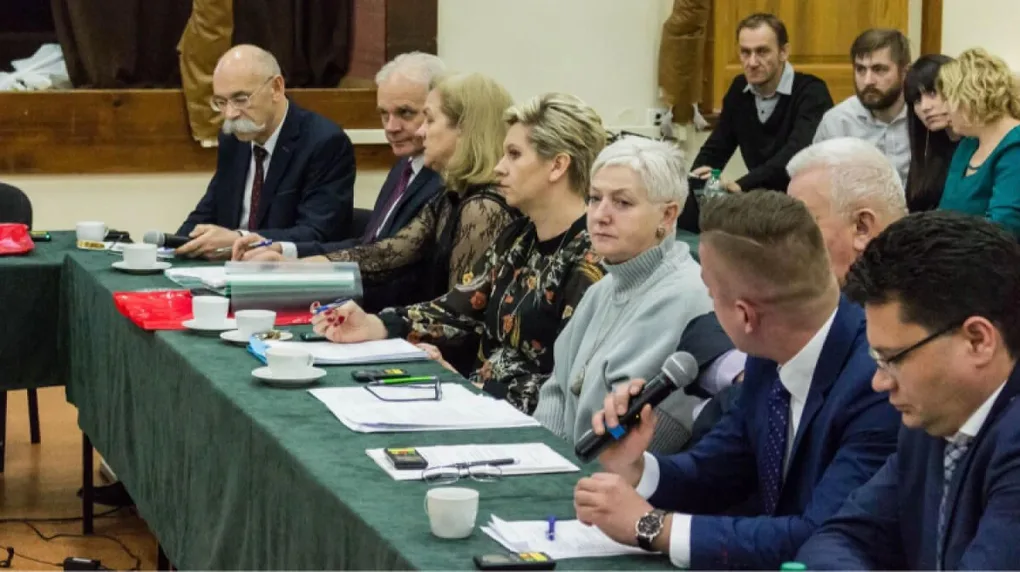 Obradowali powiatowi radni (zdjęcia, wideo)