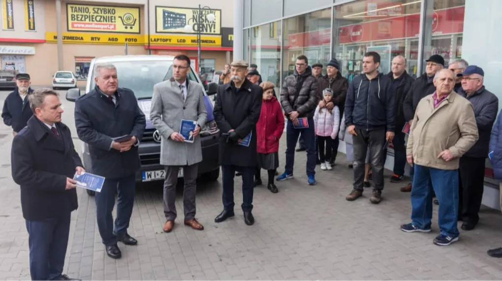 Wicewojewoda promował piątkę Kaczyńskiego w Ostrowi Mazowieckiej. Oświata strajkowała (zdjęcia, wideo)